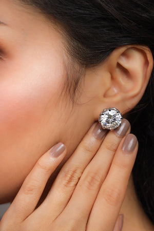 Diamond studs: the most versatile choice