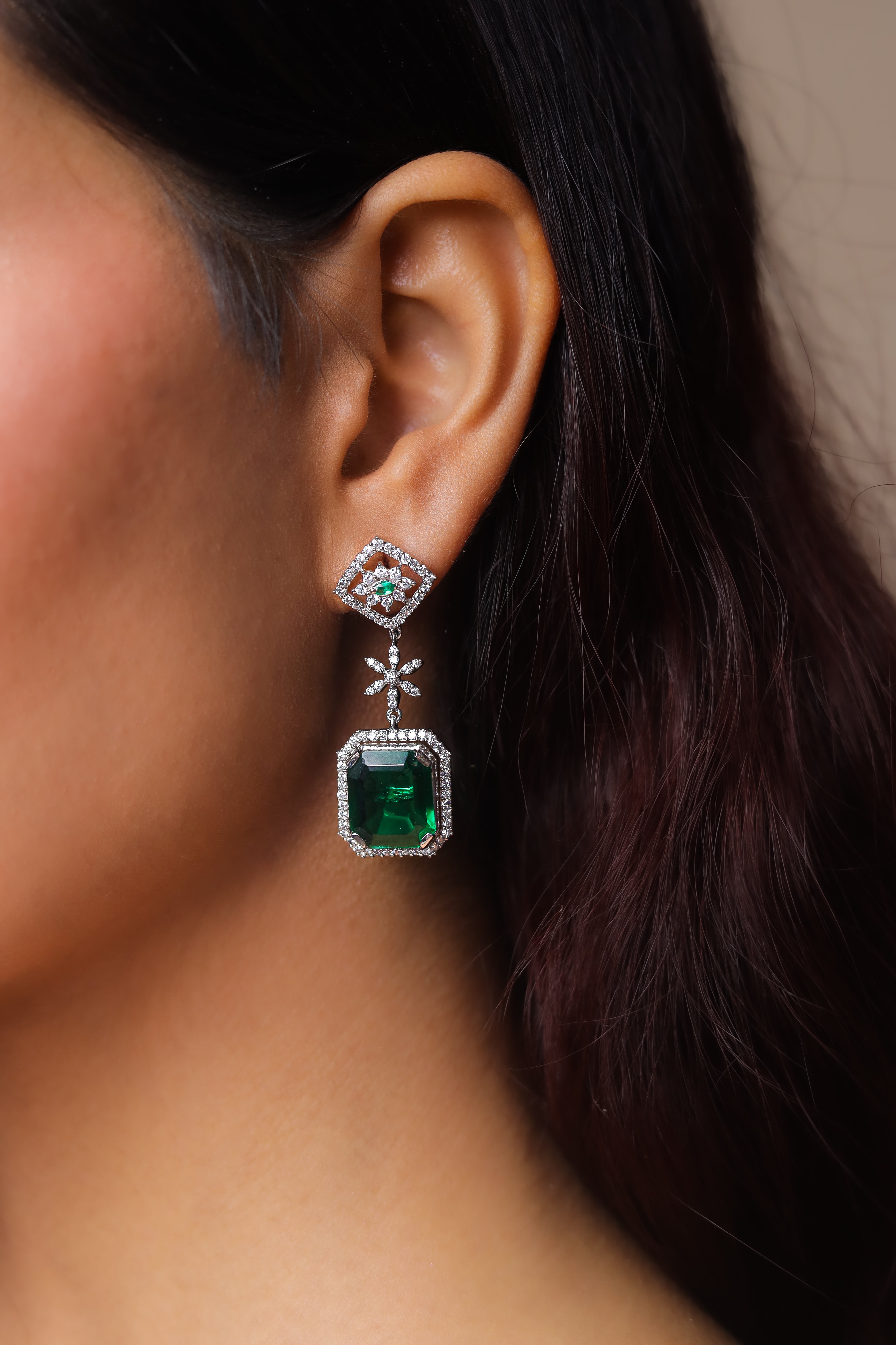 Grand Emerald Drop Earrings