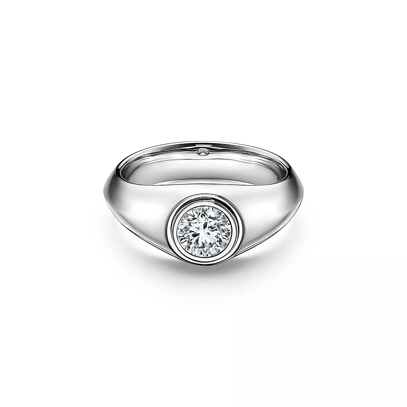Iconic Halo Round Diamond Ring