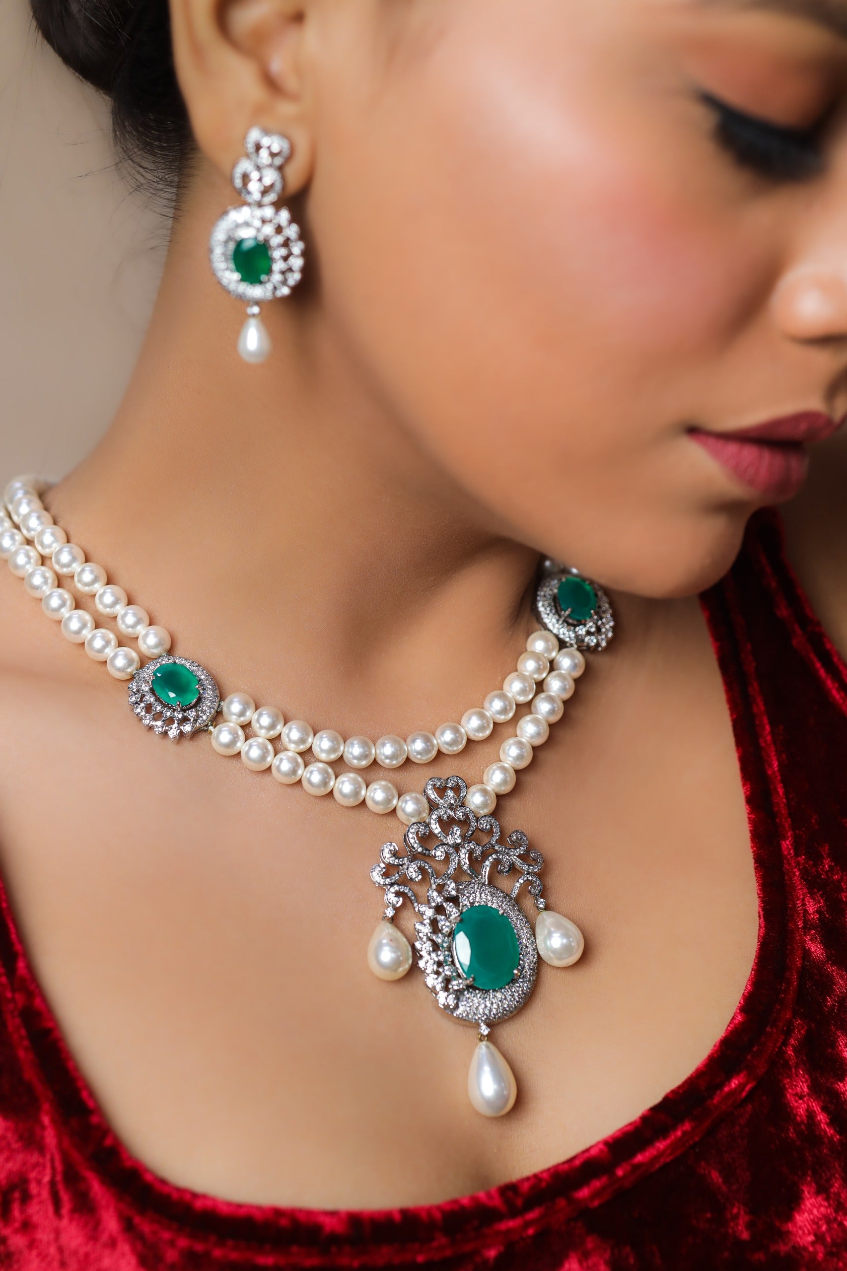 Emerald Pearl Royal Necklace