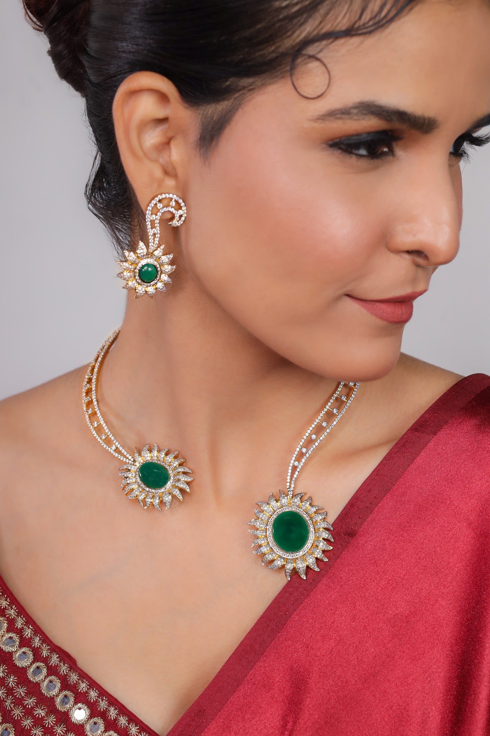 Emerald Sunburst Collar